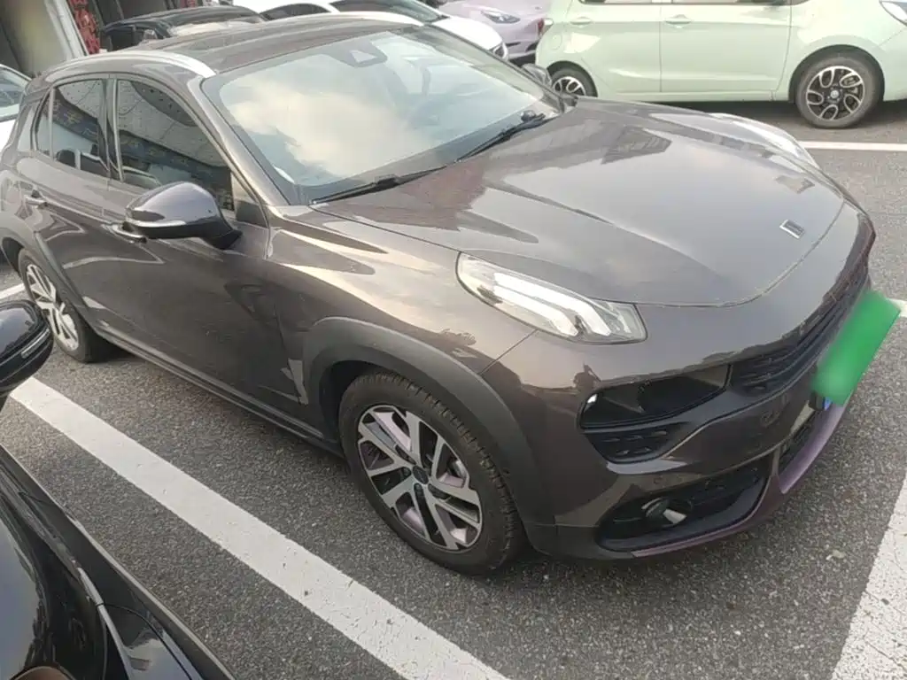 Photo 4 - Lynk & Co 02
