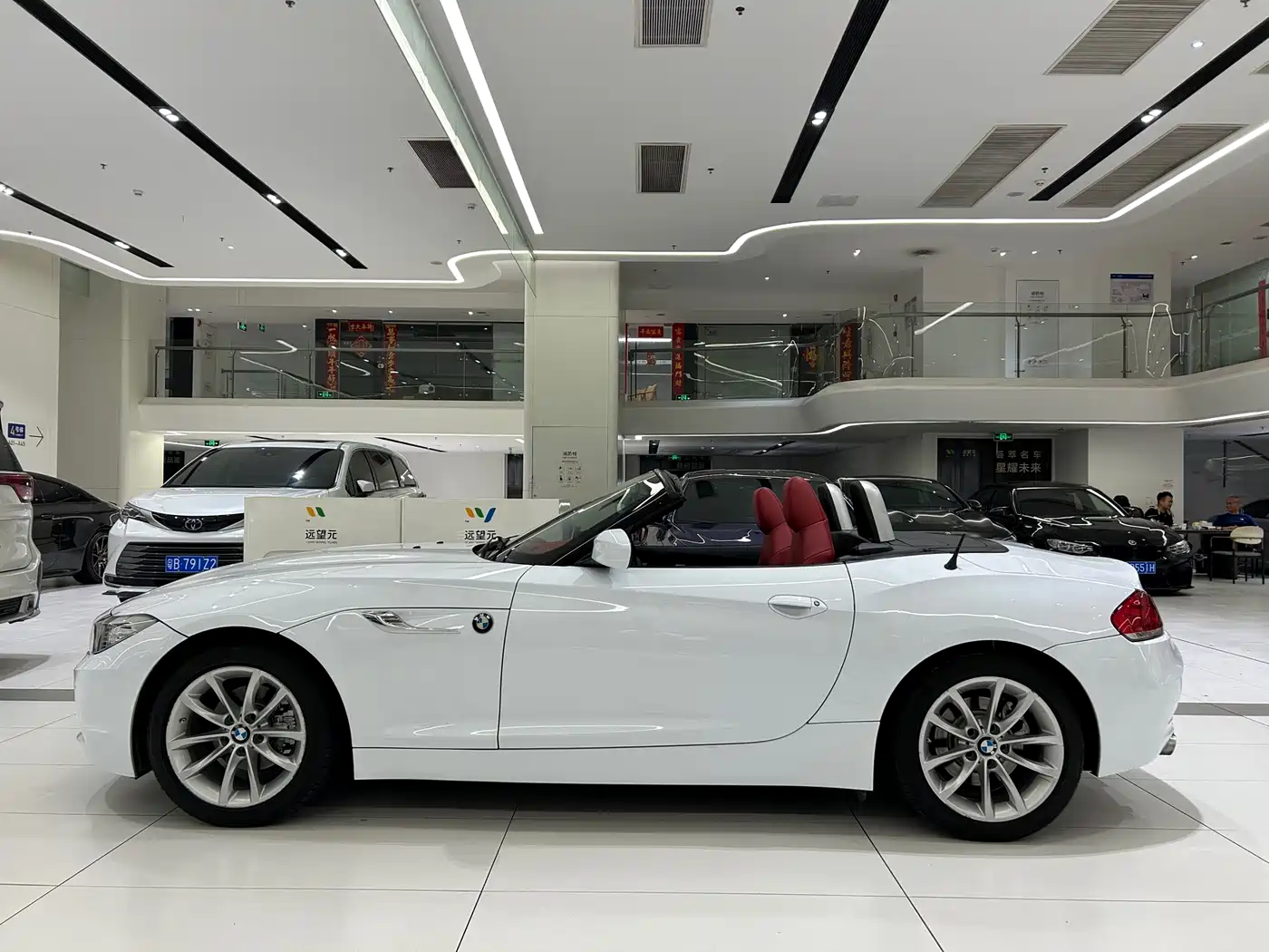 BMW Z4 2013 sDrive20i Leading фото 6