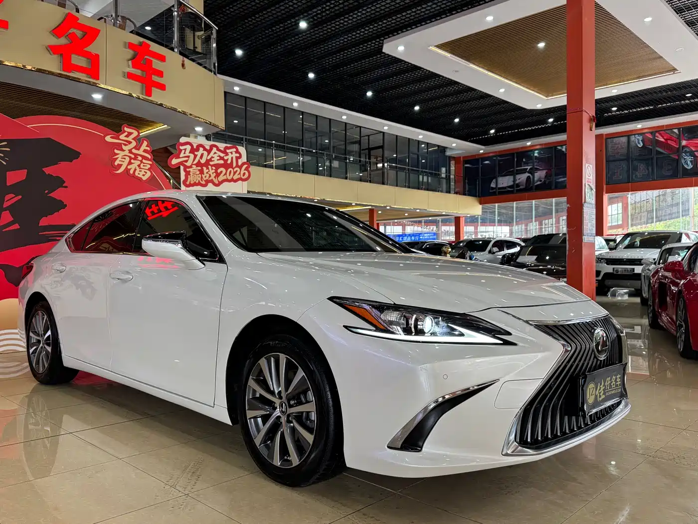 Lexus ES 2020 200 Luxury фото 3