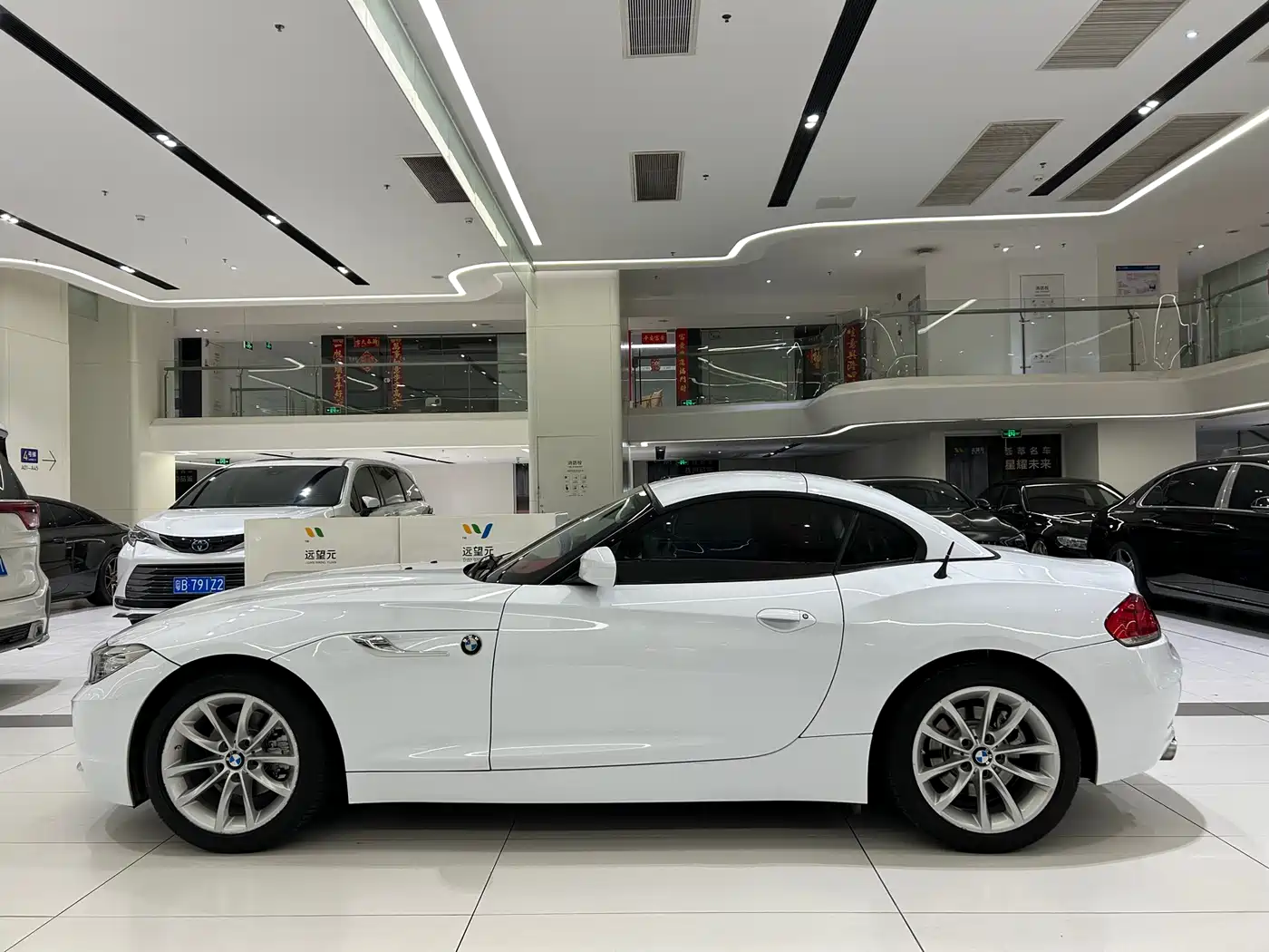 BMW Z4 2013 sDrive20i Leading фото 5