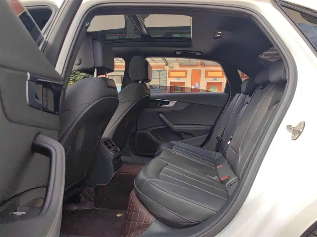 Audi A4L 2023 40 TFSI Luxury Sport фото 6