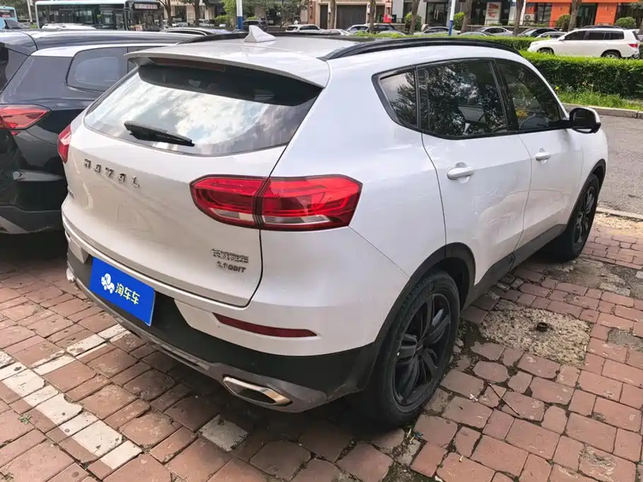 Photo 3 - Haval H6