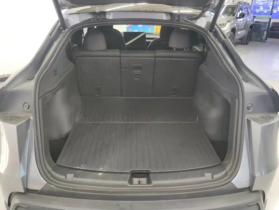 Photo 4 - Tesla Model Y