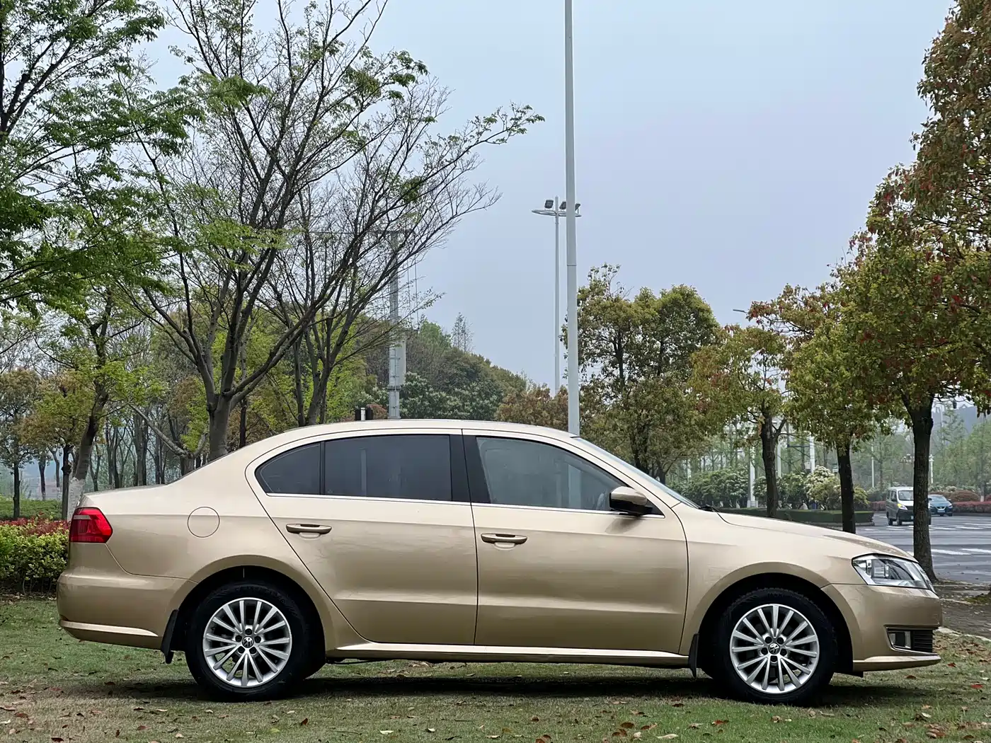 Volkswagen Lavida 2013 Model 1.4TSI DSG Luxury фото 22