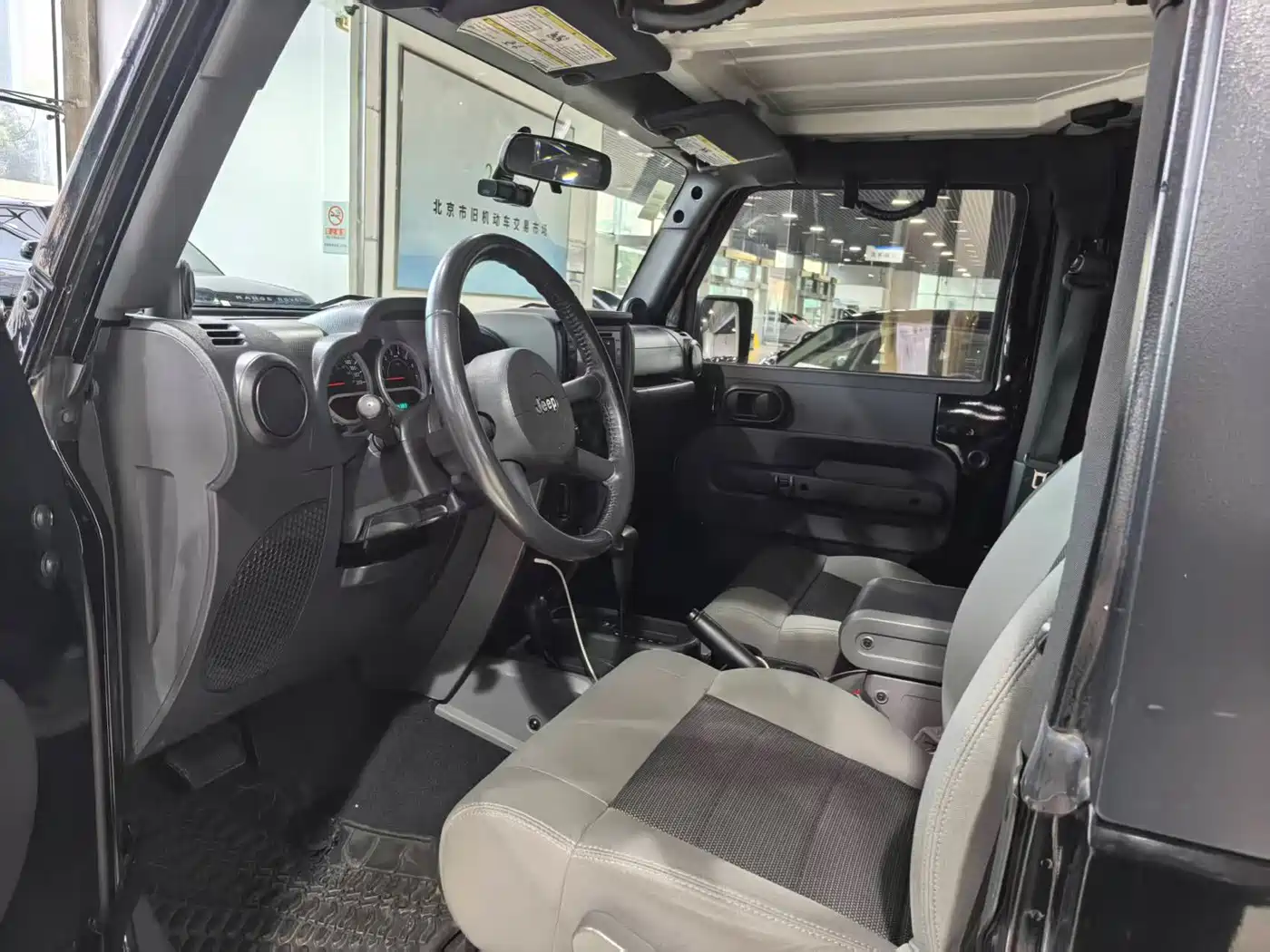 Jeep Wrangler 2010 2010 3.8L Rubicon 2-Door