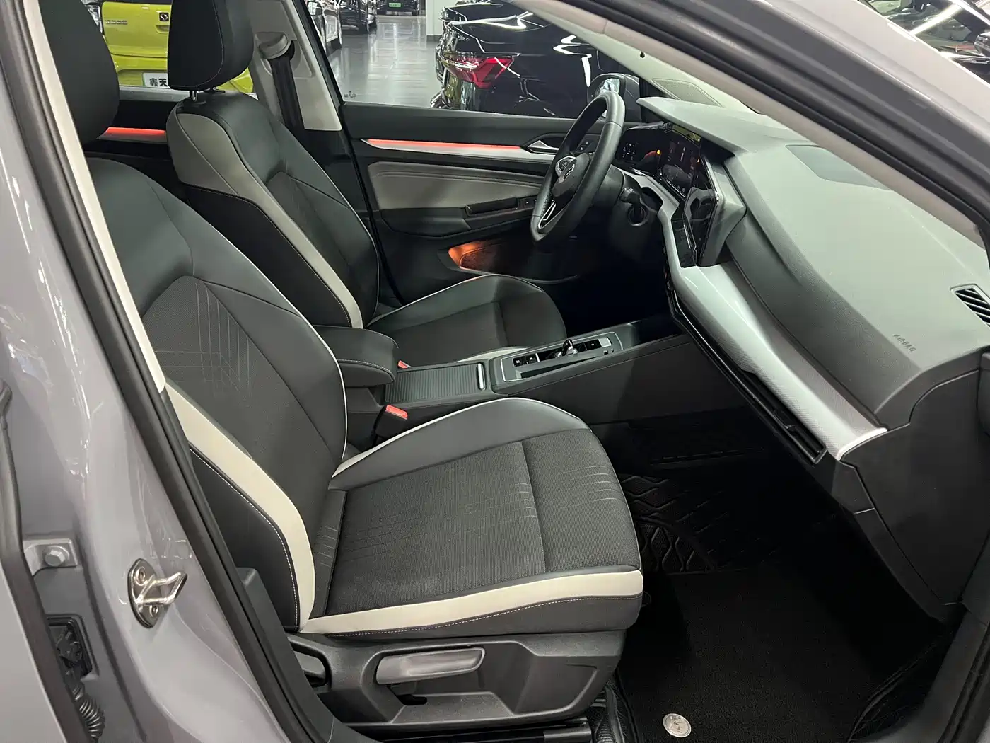 Volkswagen Golf 2024 2023 Facelift 280TSI DSG Pro
