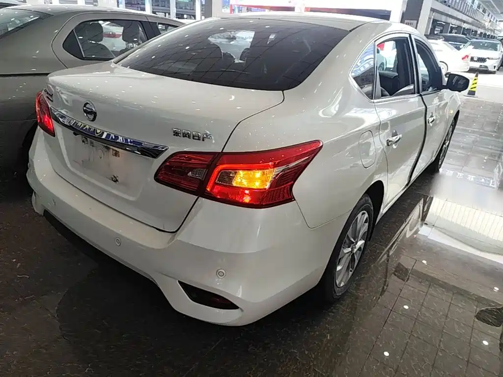 Nissan SYLPHY, миниатюра 7