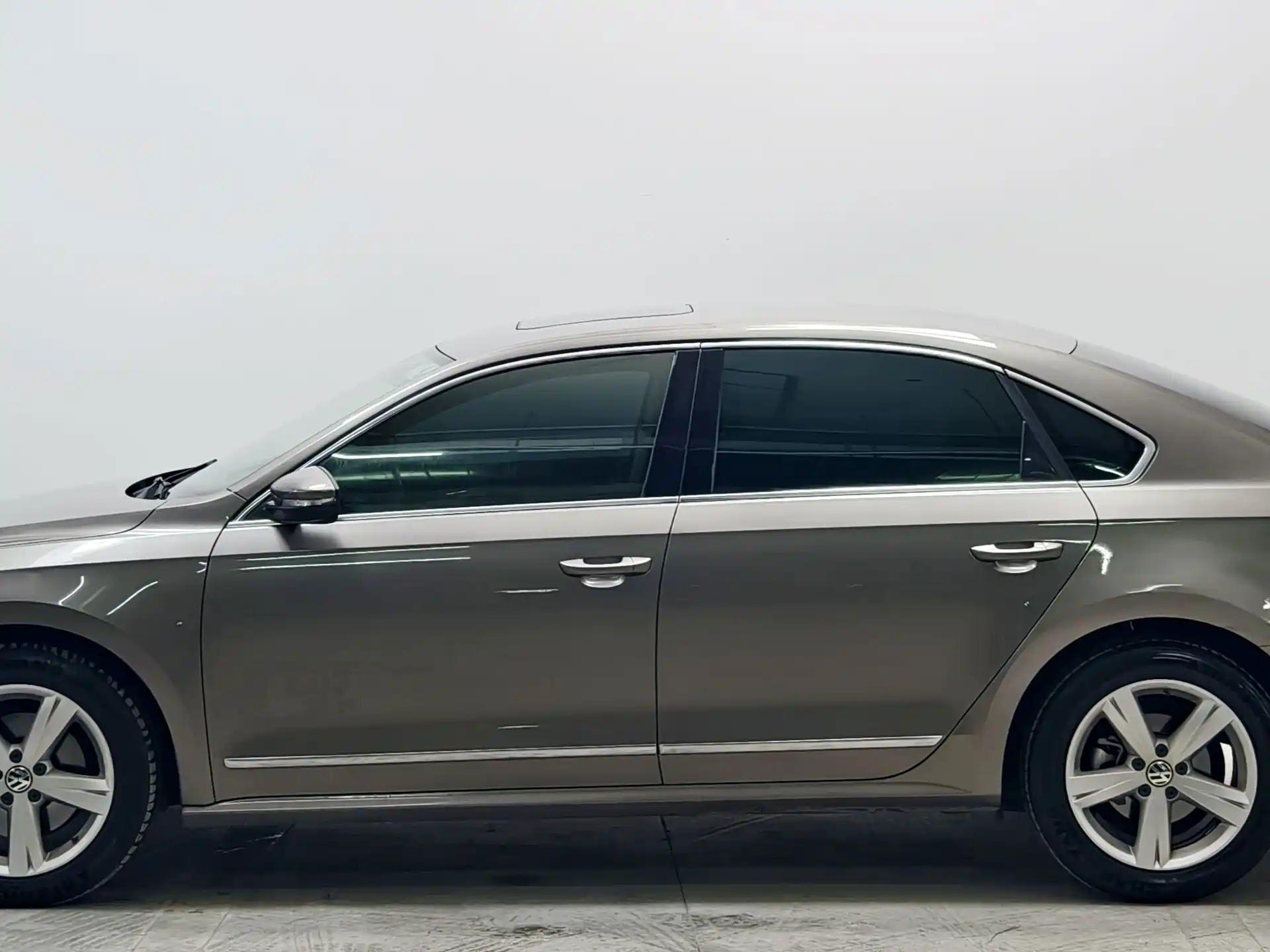 Фото 7 - Volkswagen Passat