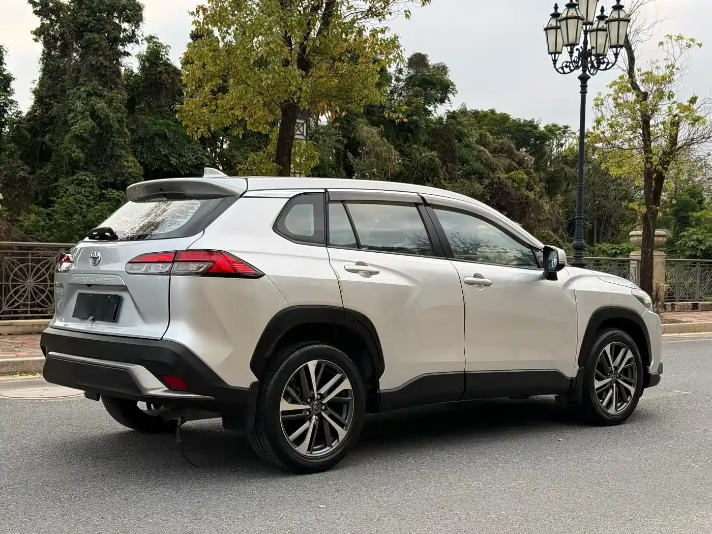 Toyota Frontlander 2022 2.0L CVT Luxury PLUS Edition фото 6