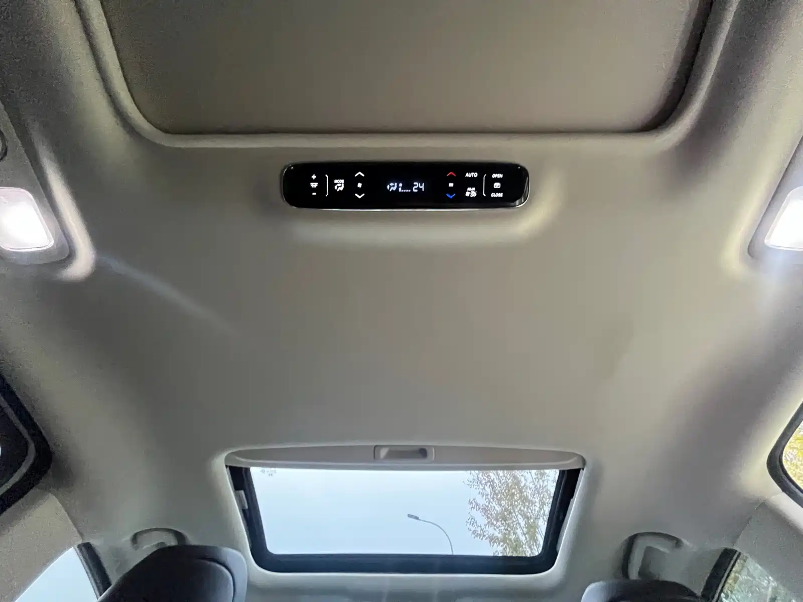 Photo 16 - Honda Odyssey