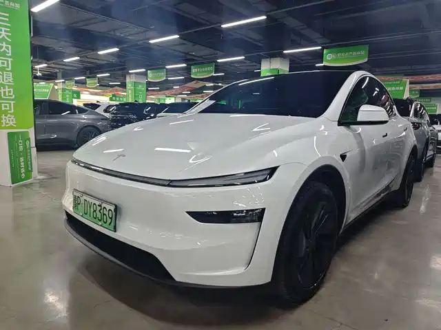 Tesla Model Y 2026 Long Range Rear-Wheel Drive