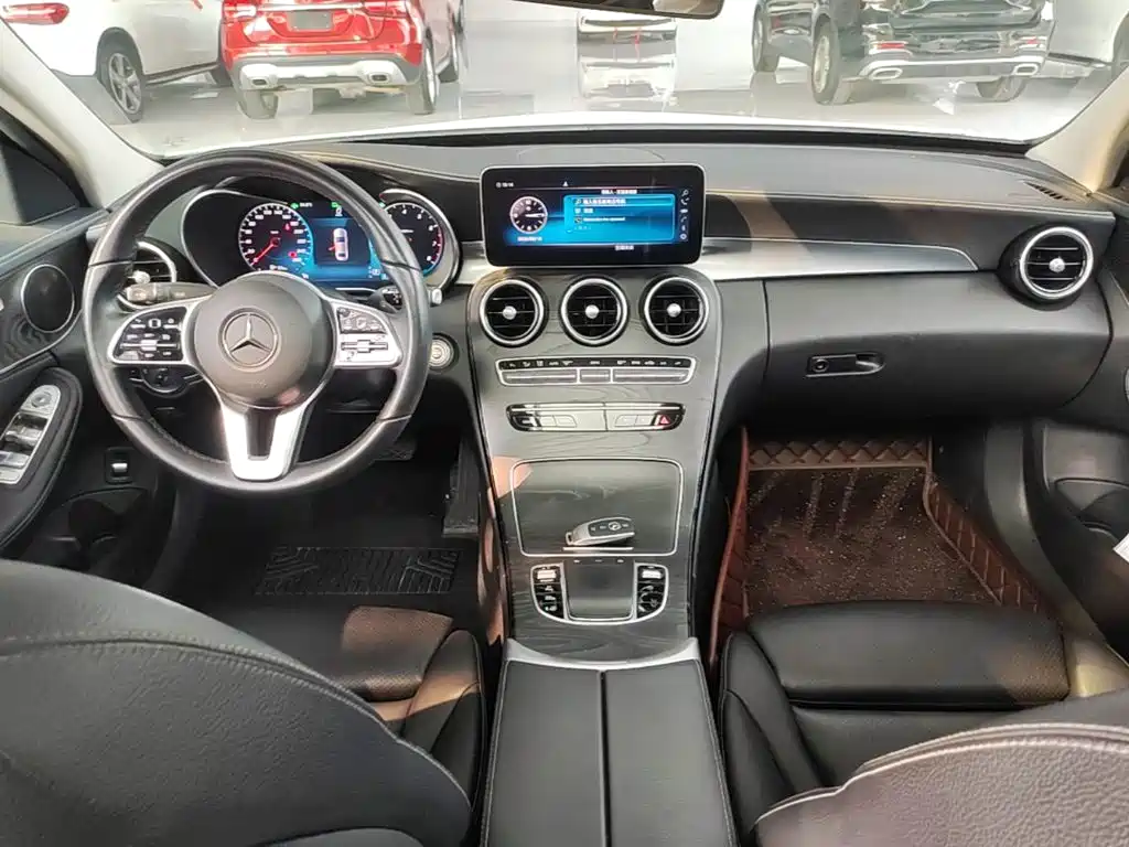 Photo 10 - Mercedes-Benz C-Class