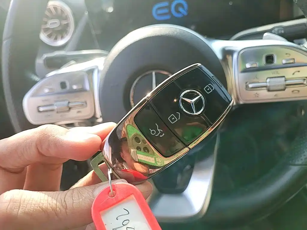 صورة 9 - Mercedes-Benz EQA