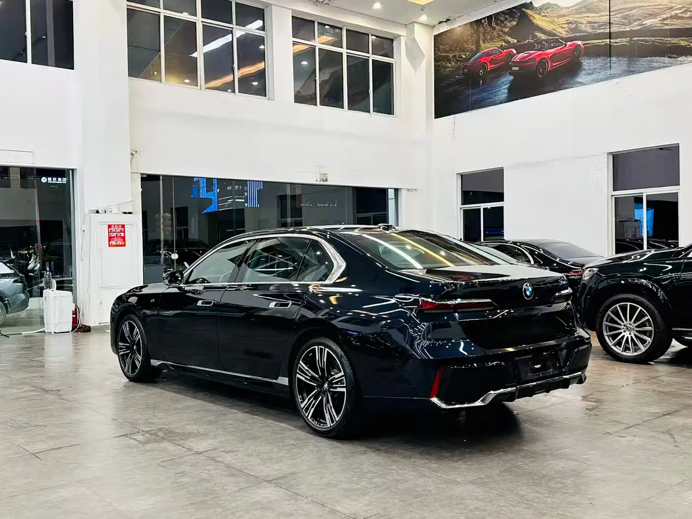 BMW 7 Series 2023 740Li Exclusive M Sport Package фото 4