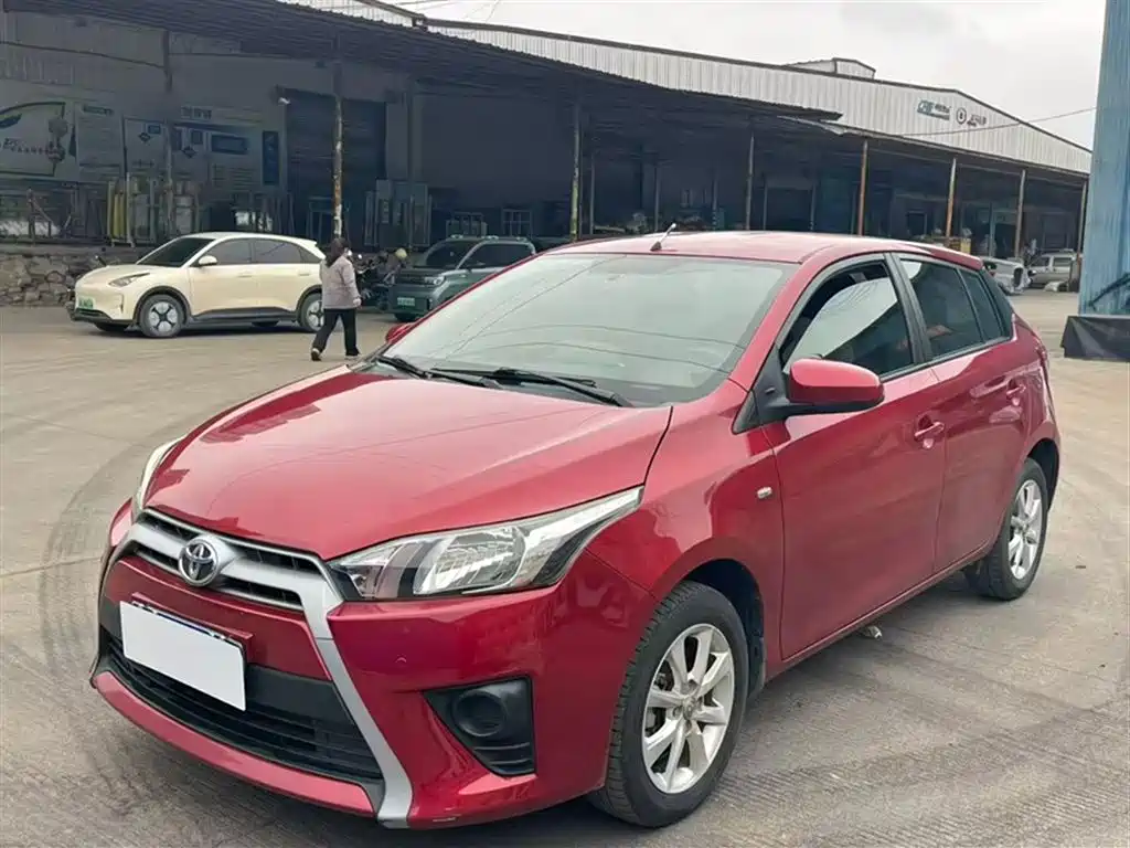 Toyota YARiS L Zhi Xuan 2015 1.5E Auto Charming Edition фото 2