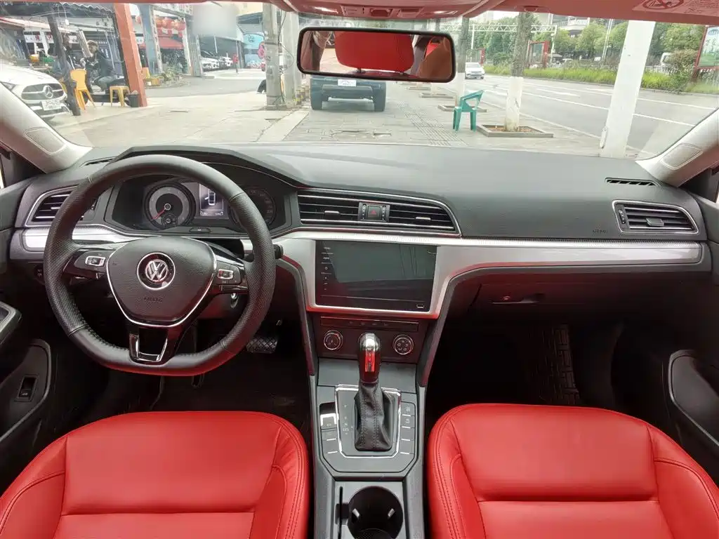 Volkswagen Lamando 2021 230TSI DSG Fashion Edition фото 10