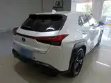 صورة 5 - Lexus UX