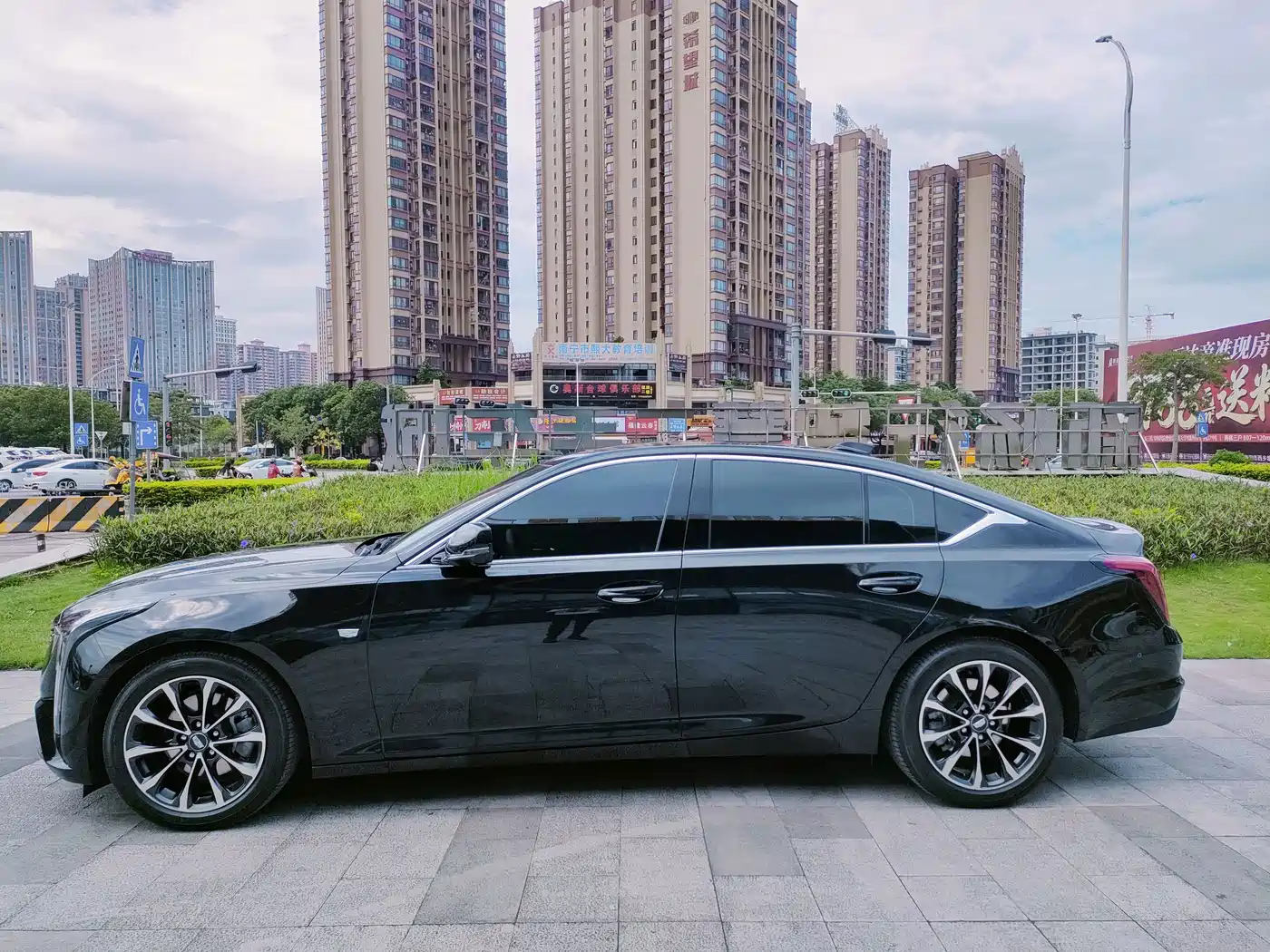 Cadillac CT5 2025 2025 Model 28T Urban Sport Edition