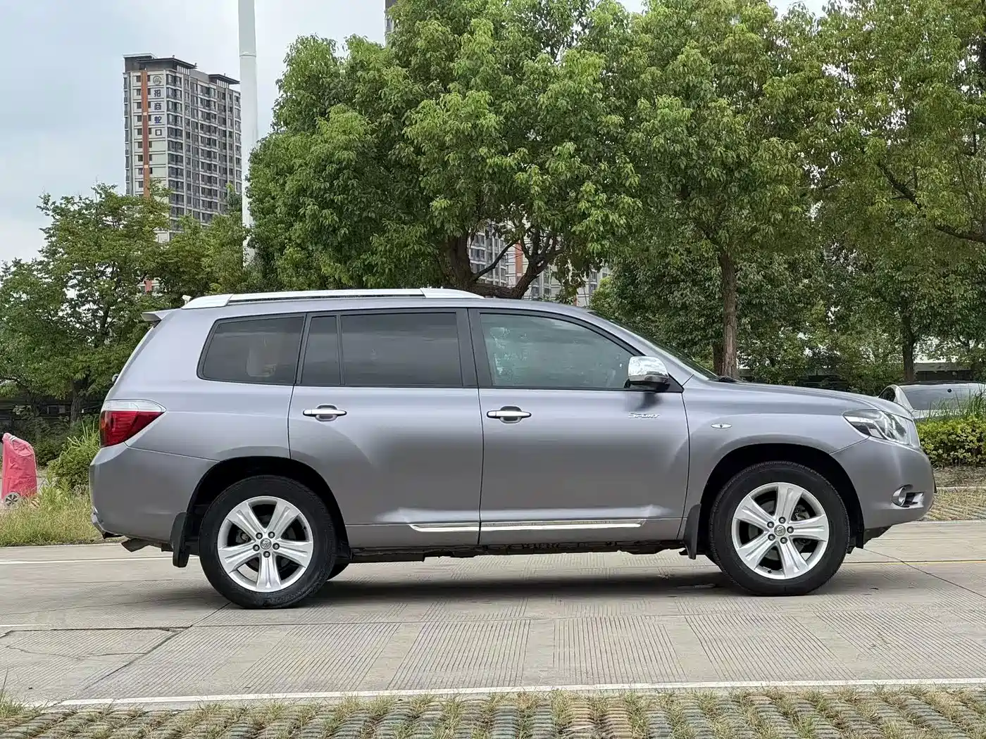Фото 2 - Toyota Highlander