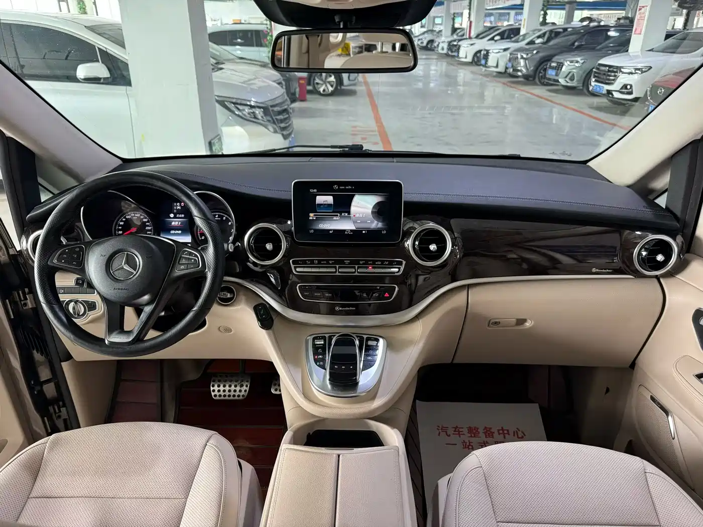 Mercedes-Benz V-Class 2017 Model V 260 Premium Edition фото 9