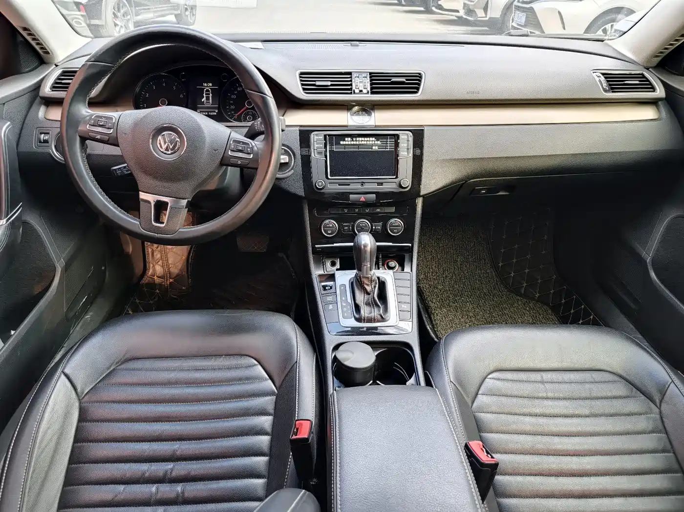 Volkswagen Magotan 2016 1.8TSI 25th Anniversary Edition фото 3