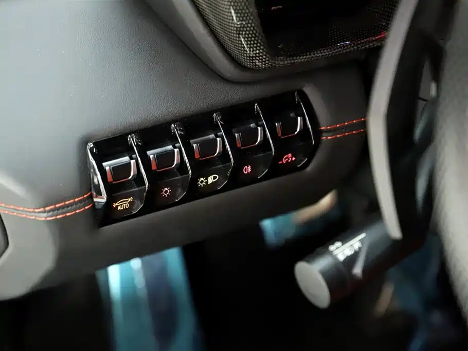 Lamborghini Aventador 2011 LP 700-4 фото 12
