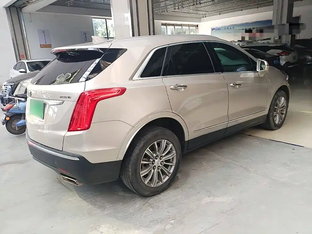 Cadillac XT5 2017 2016 25T Luxury Model