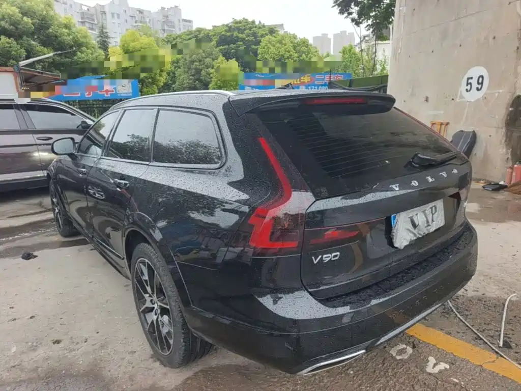 Фото 5 - Volvo V90