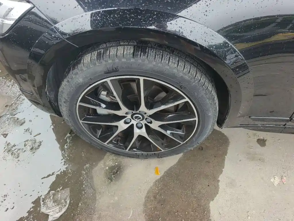Фото 23 - Volvo V90