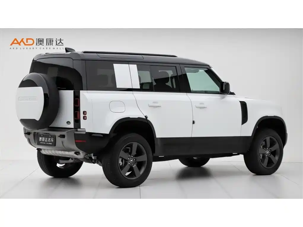 Photo 3 - Land Rover Defender