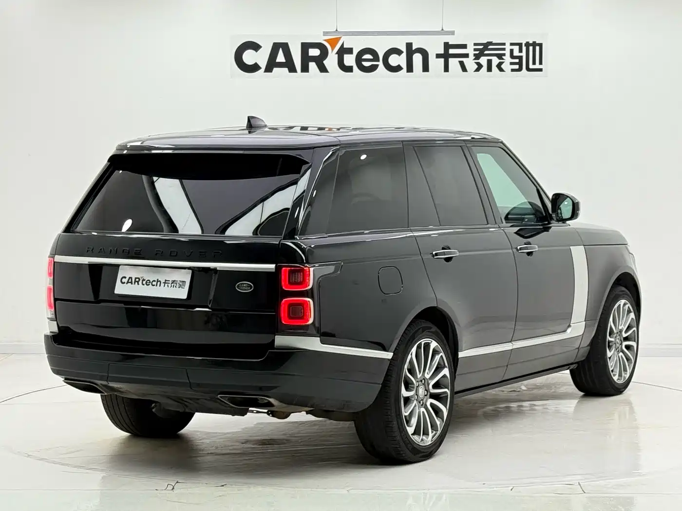 Land Rover Range Rover 2021 3.0 L6 Golden Age Edition фото 6