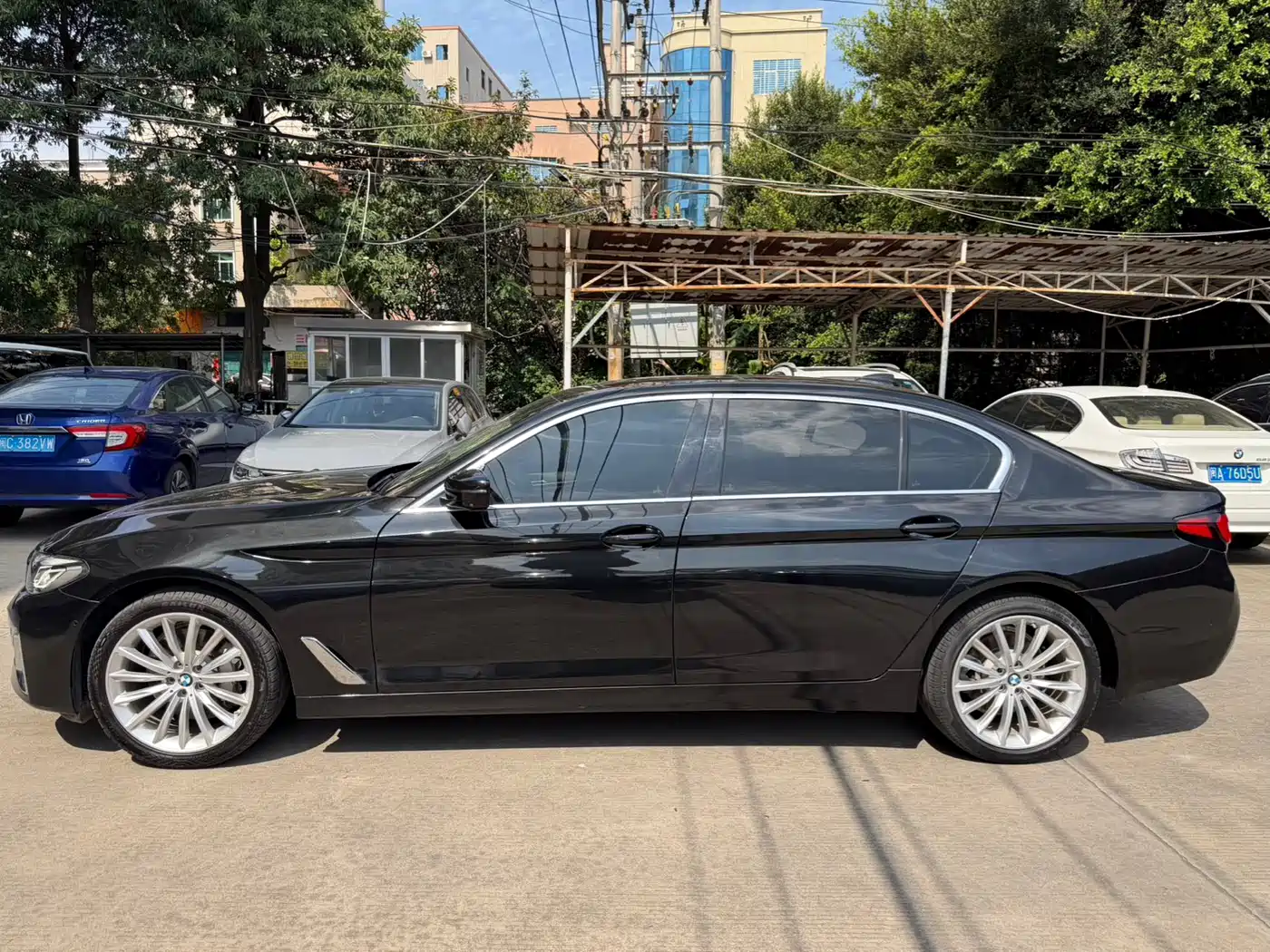 BMW 5 Series 2021 530Li Premium Luxury Package фото 6