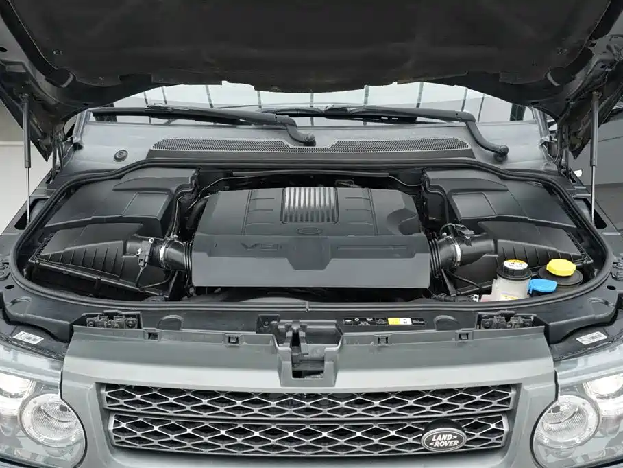 Фото 32 - Land Rover Range Rover Sport