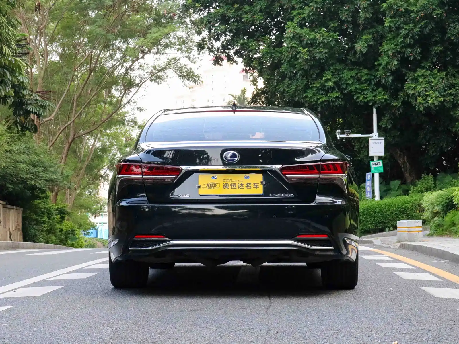 Фото 14 - Lexus LS