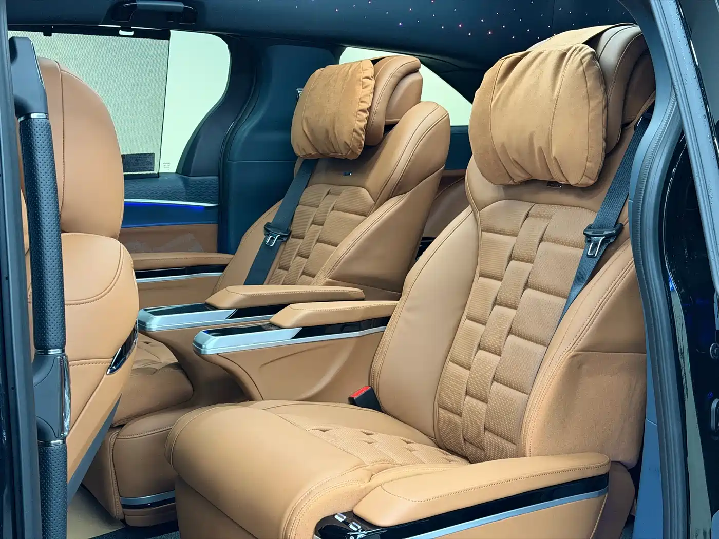 Toyota Granvia 2026 Model 2.5L Hybrid Luxury Edition фото 10