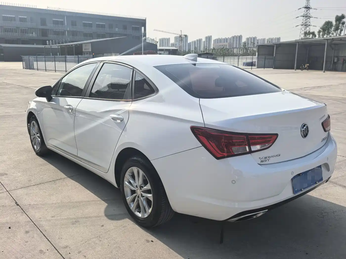 Buick Verano 2019 Sedan 20T Dual Clutch Leading фото 5