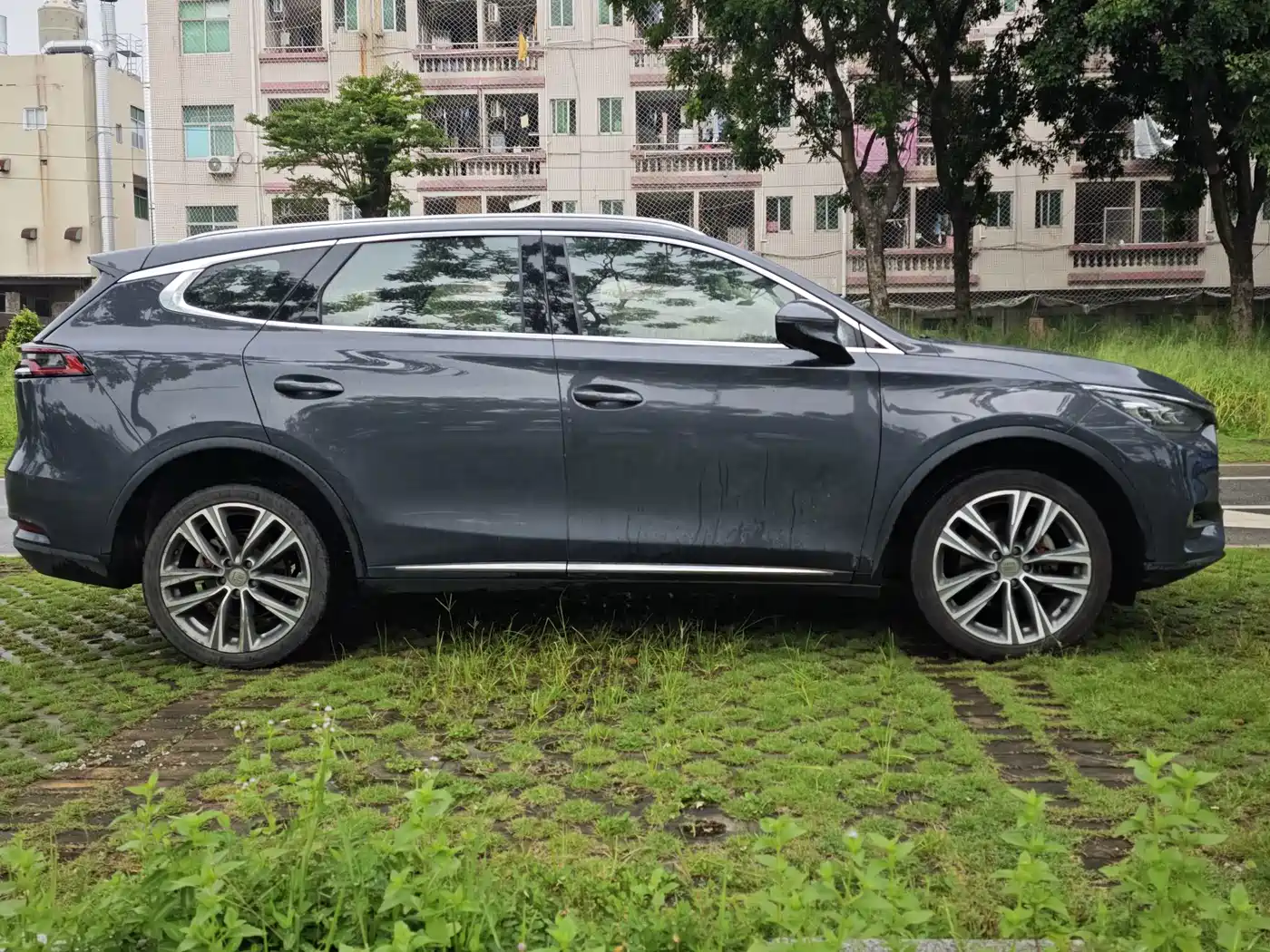 Photo 4 - BYD Tang