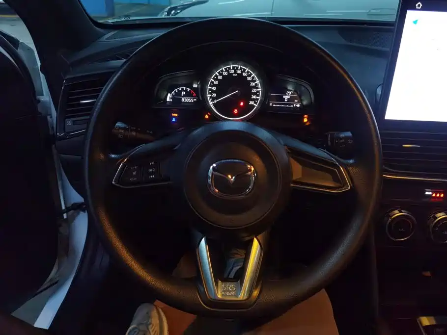 Фото 15 - Mazda CX-4