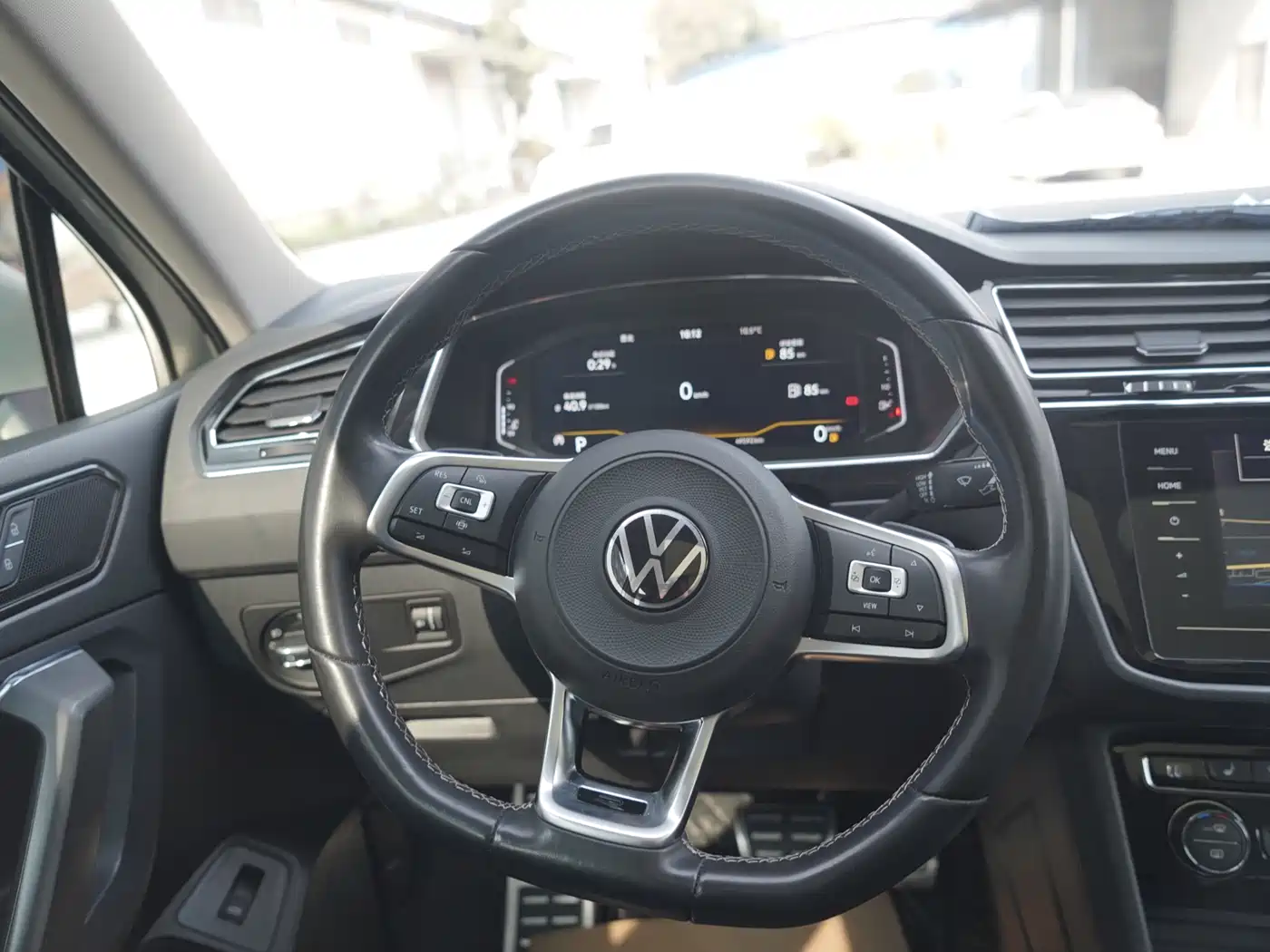 Volkswagen Tiguan L 2021 330TSI Automatic 2WD R-Line Premium фото 14