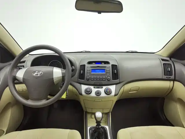 Hyundai Elantra 2010 1.6L MT GLS — фото 5