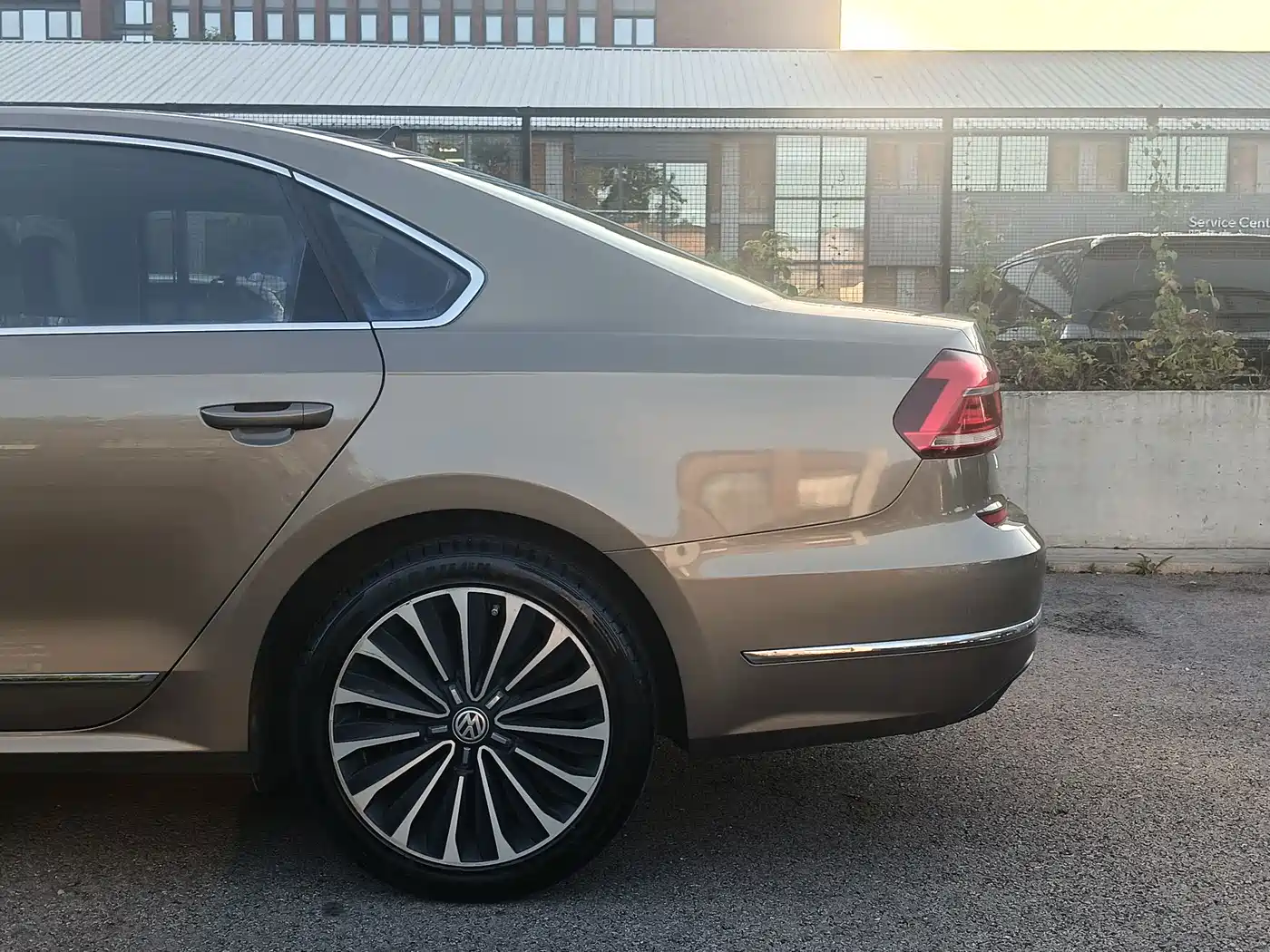 Photo 12 - Volkswagen Passat