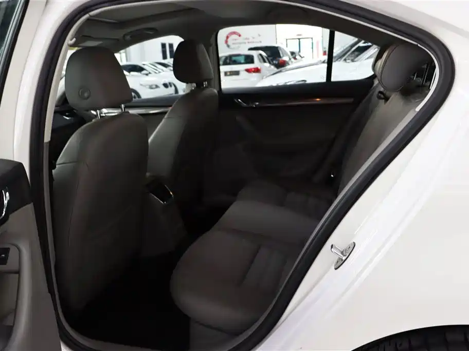 Škoda Octavia 2015 1.6L Automatic逸俊版 фото 5