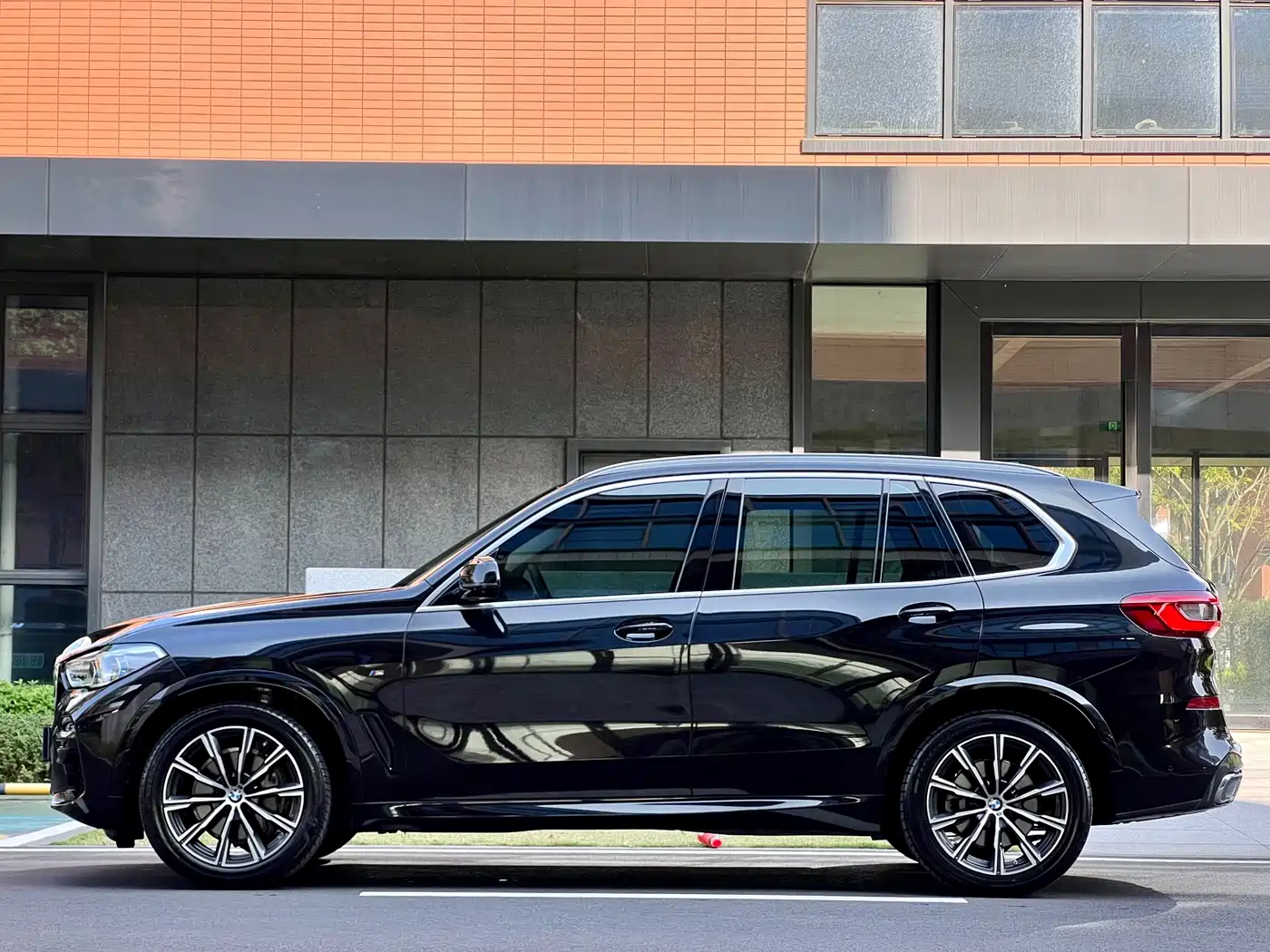 BMW X5 (Import) 2019 xDrive40i M Sport Package фото 7