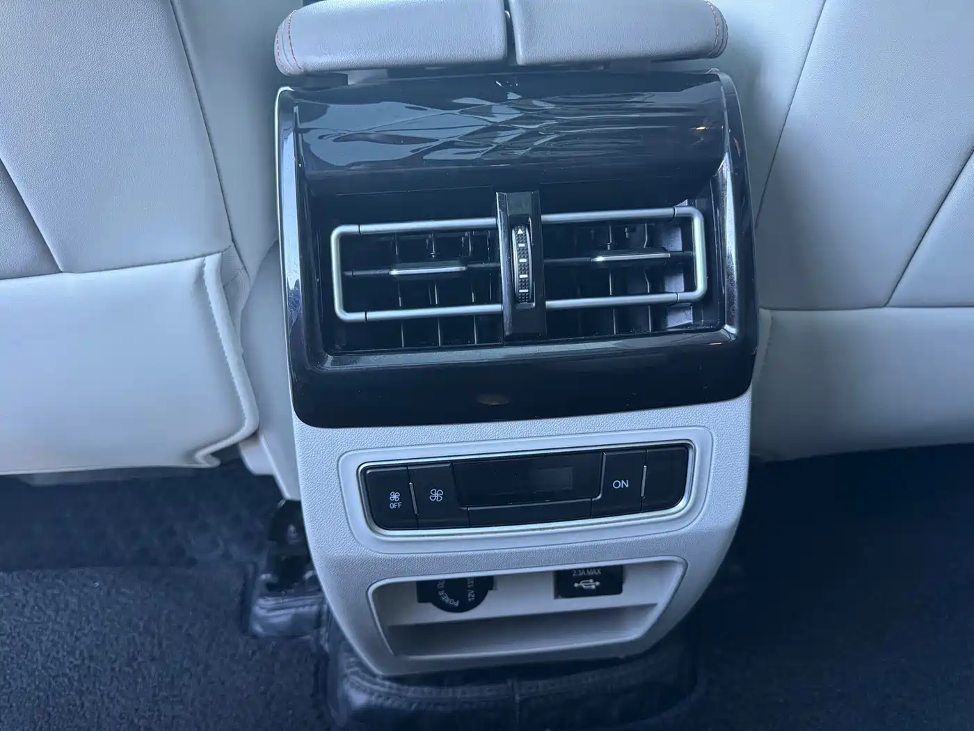 Dongfeng Fengxing Fengxing Yacht 2023 2022 1.5T DCT Chase the Wind Edition