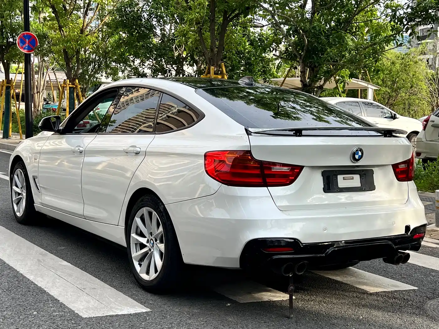BMW 3 Series GT 2014 320i Design Package фото 7