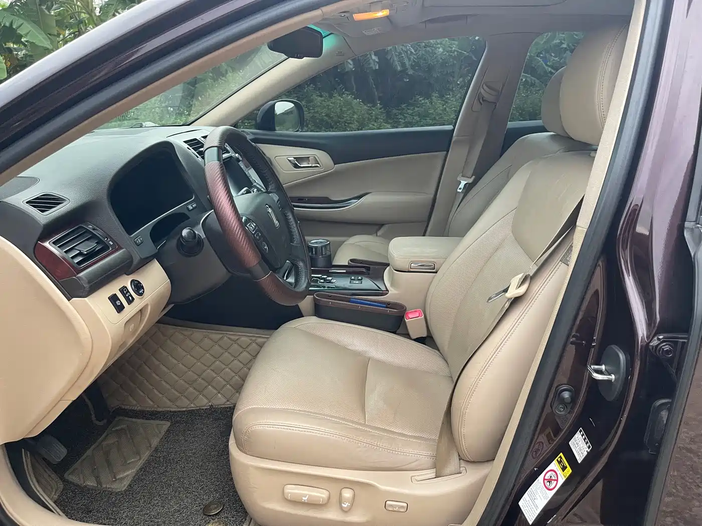 Фото 4 - Toyota Crown