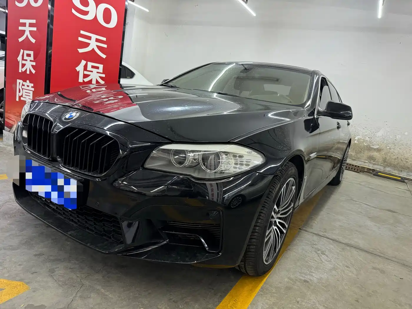 BMW 5 Series 2011 528Li Leading фото 2