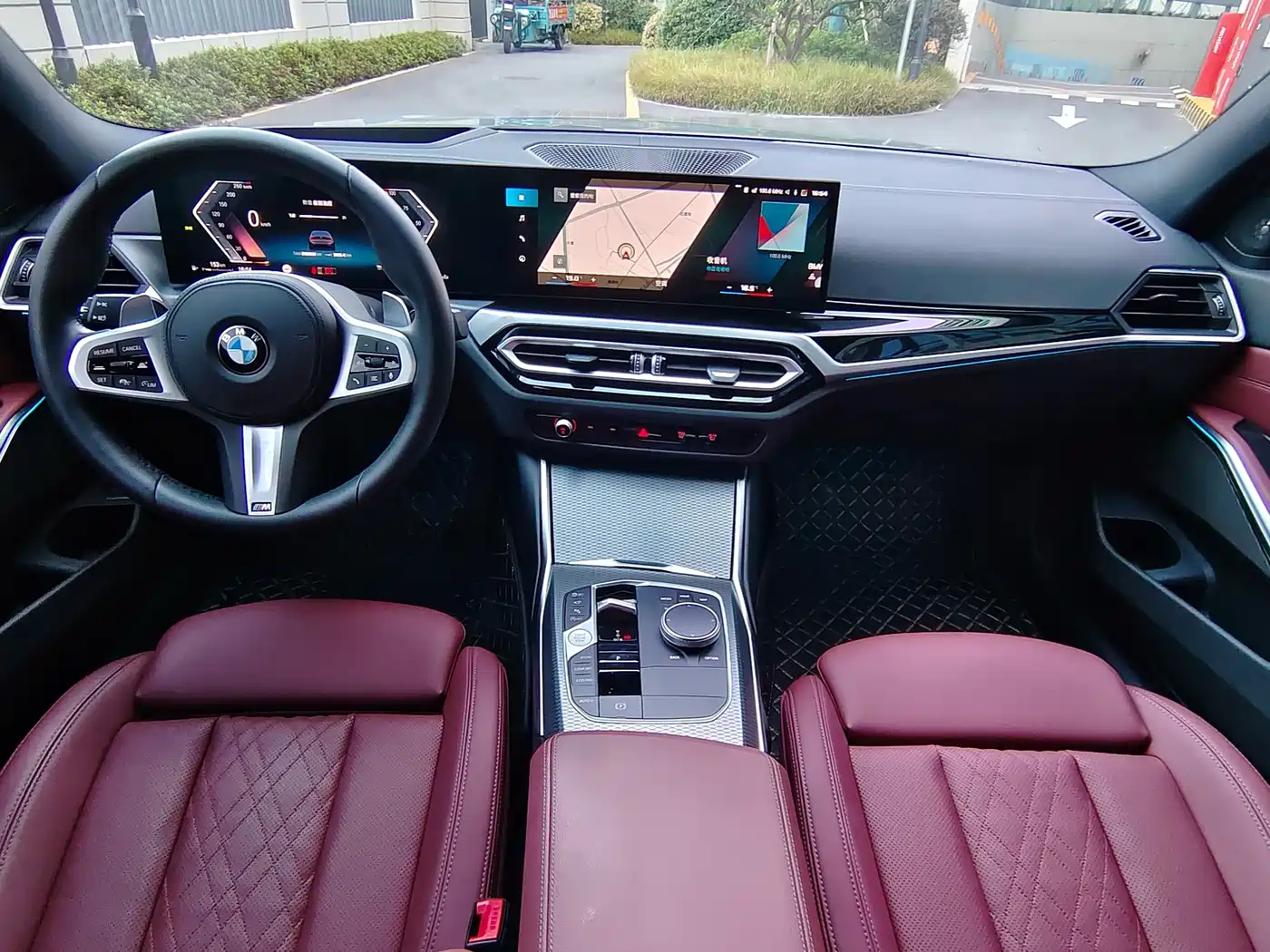 BMW 3 Series 2023 330Li M Sport Dark Night Package фото 5