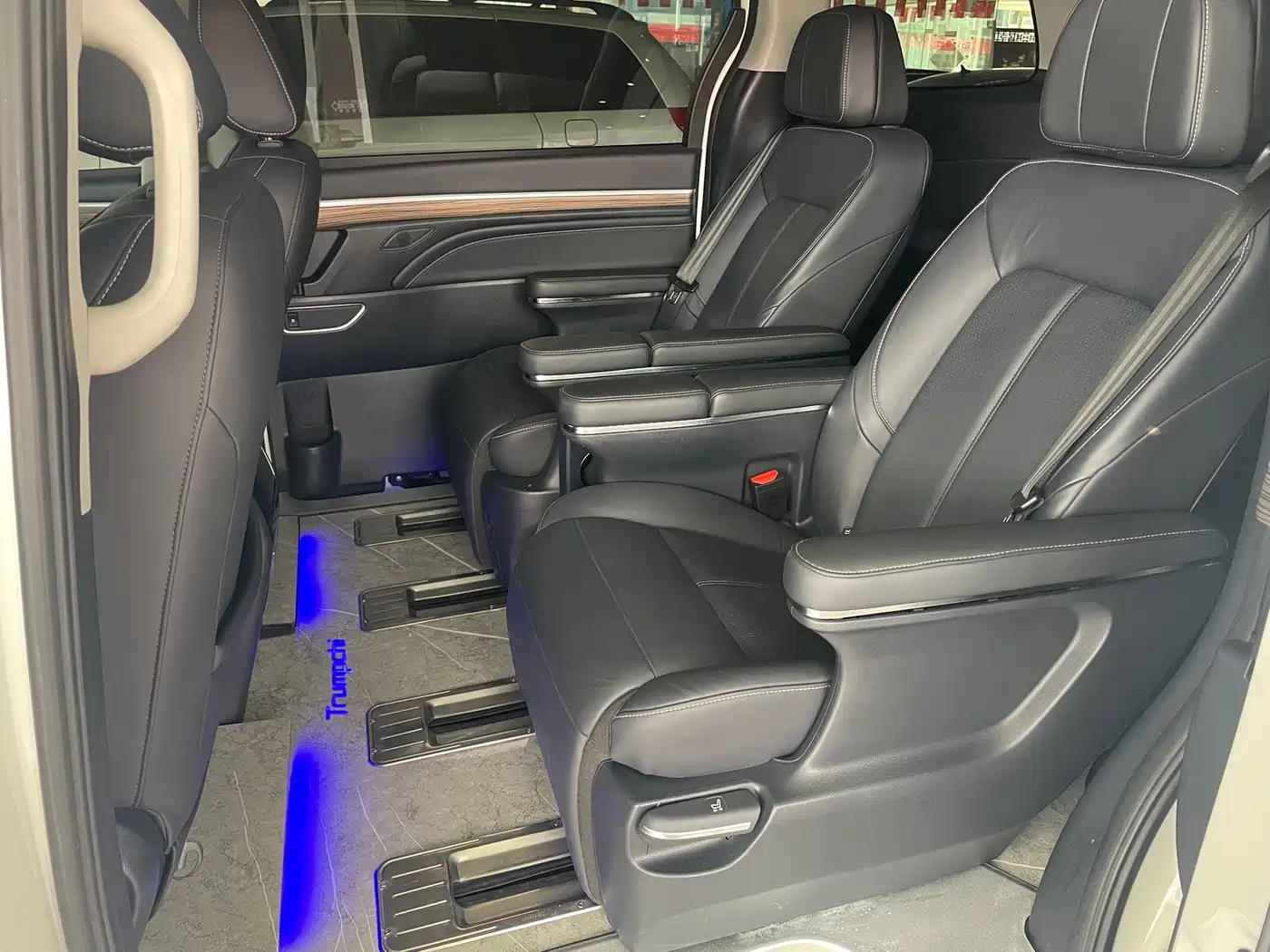 GAC Trumpchi Trumpchi M8 2021 Leading Show Series 390T Ultimate Edition фото 8