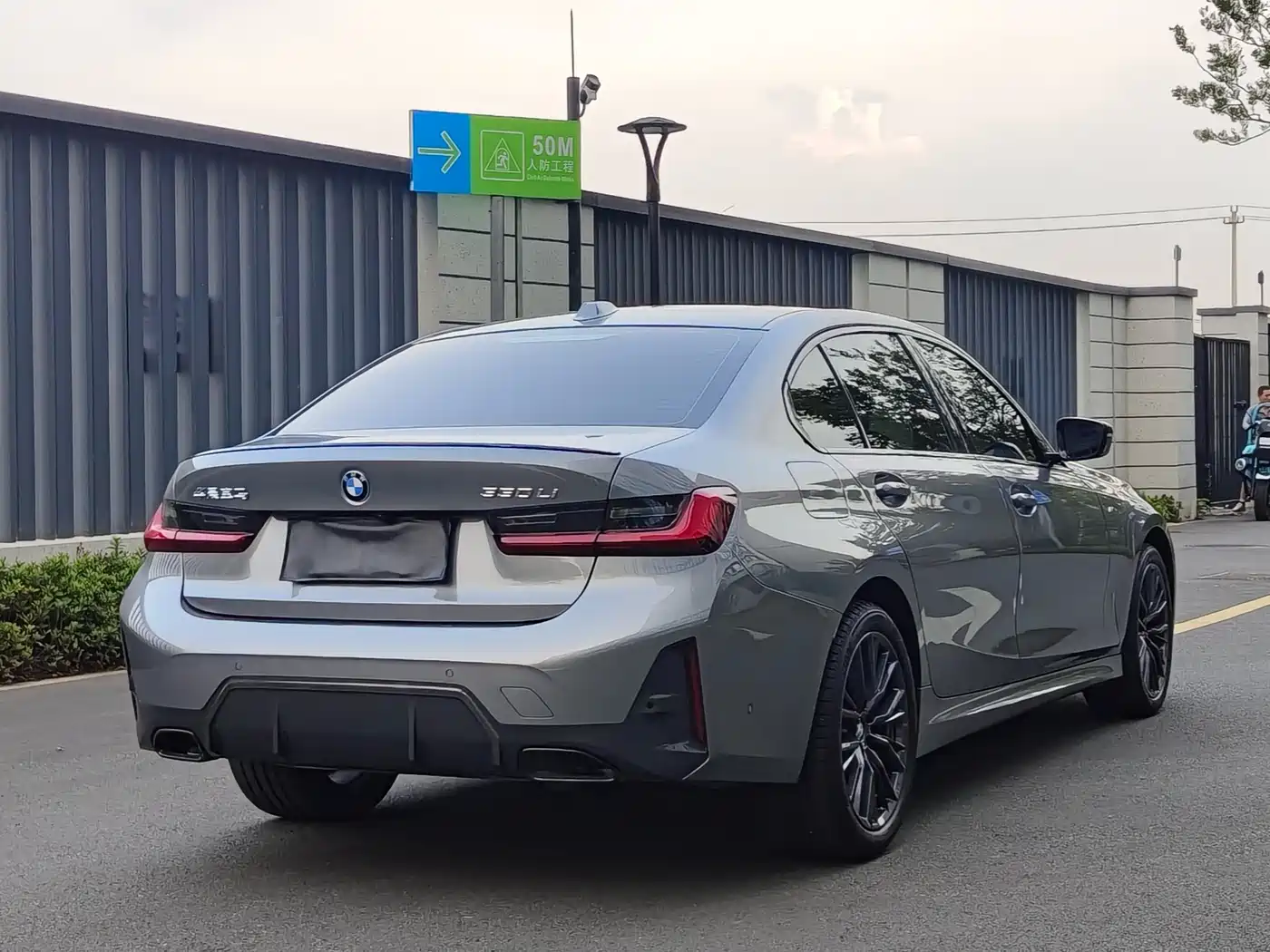 BMW 3 Series 2023 330Li M Sport Dark Night Package фото 12